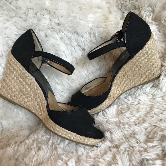 Michael Kors Shoes - Michael Kors black casual sandal